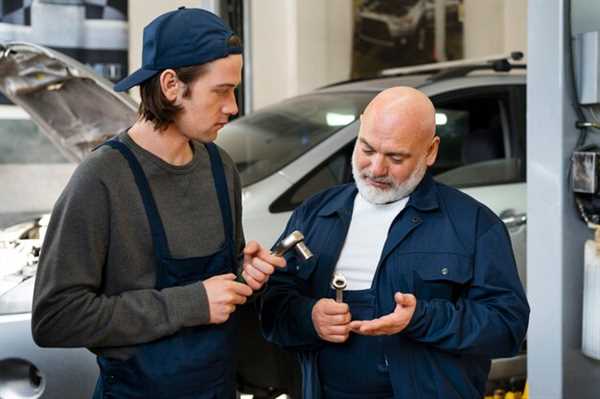 Developing a Structured Communication Protocol for Pit Stops