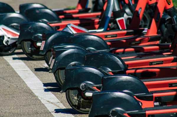 What makes i81 Motorsports Park unique for racers